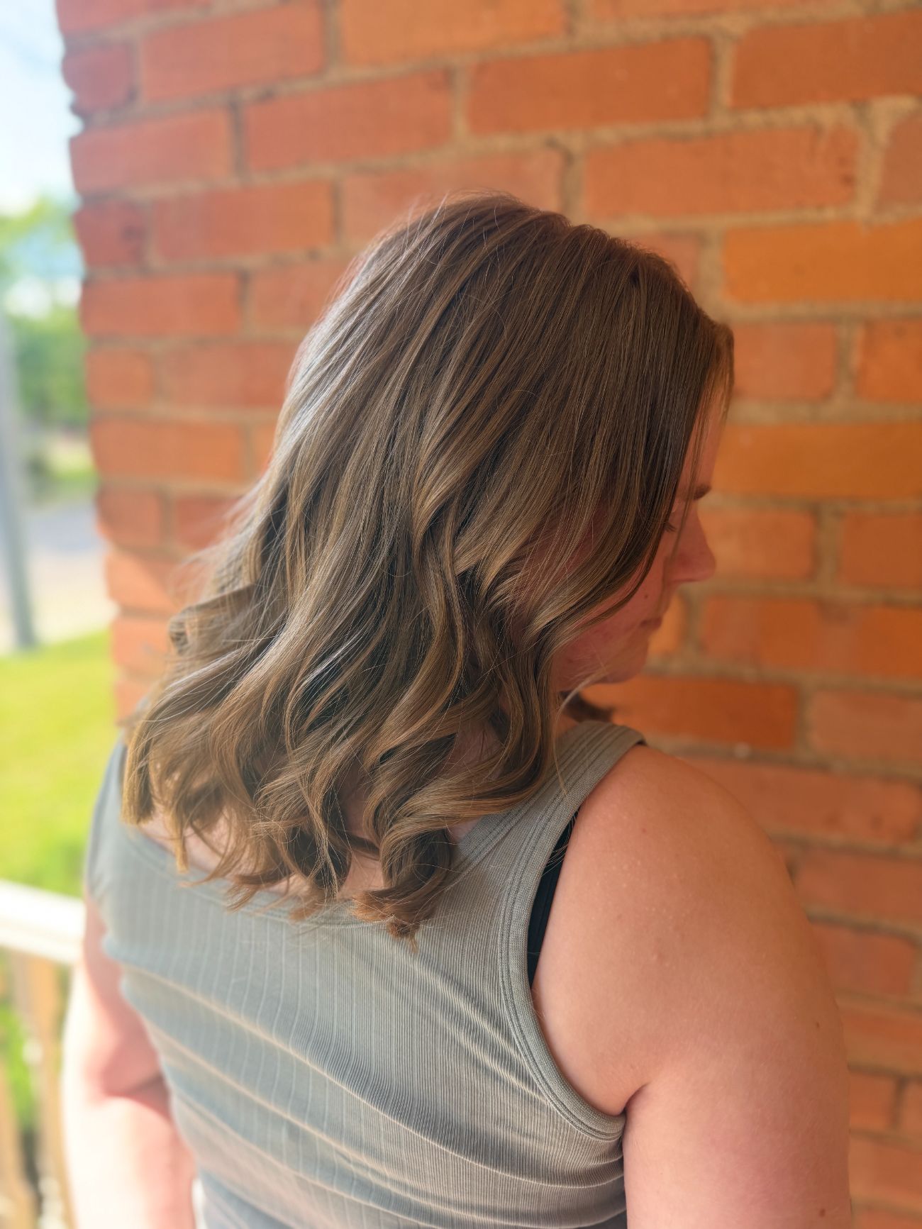 Colour · Dimensional brunette